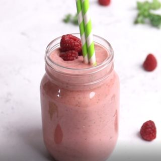 Raspberry_and_Banana_Smoothie_Blended